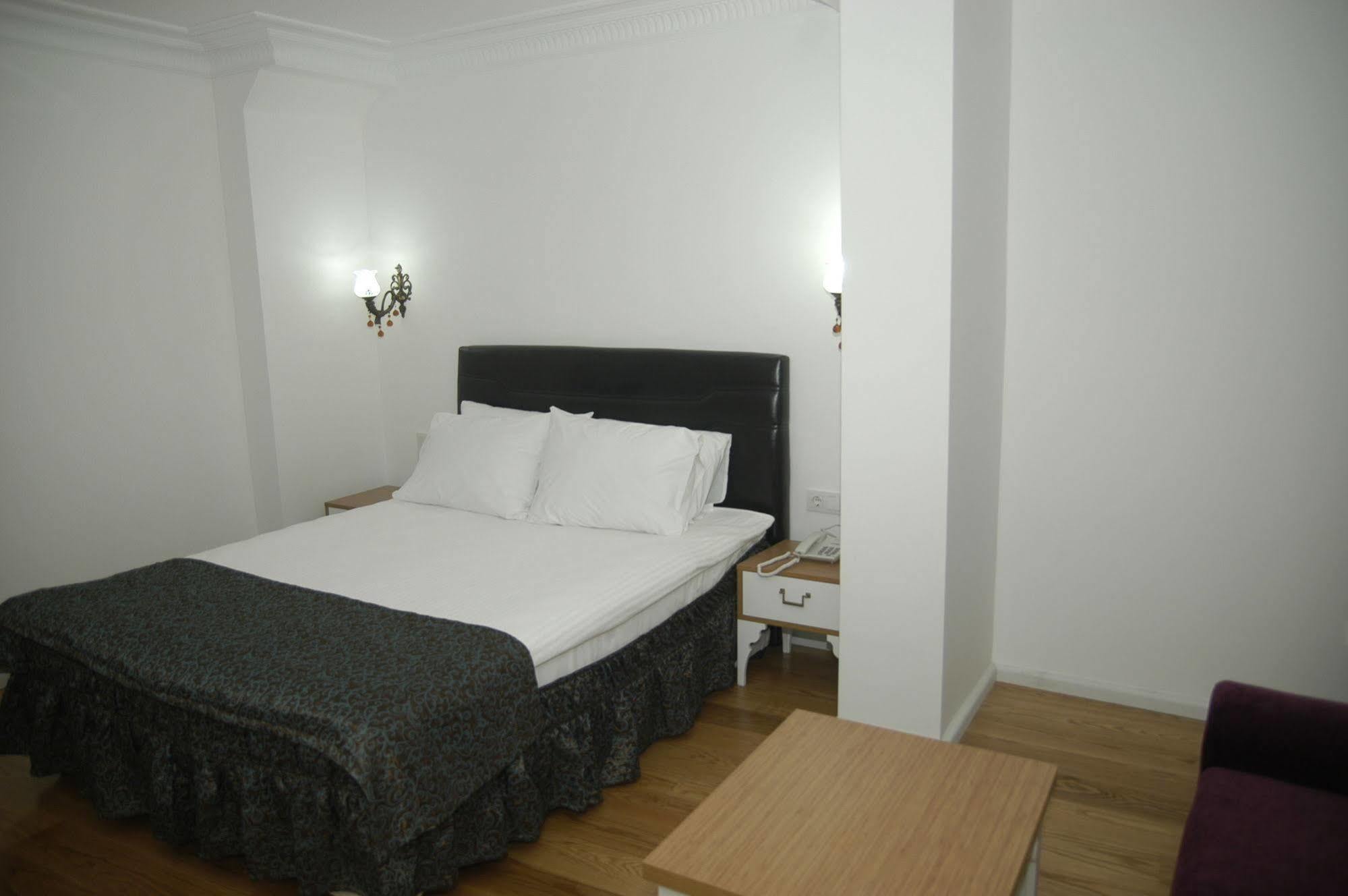 Jakaranda Hotel Стамбул Экстерьер фото