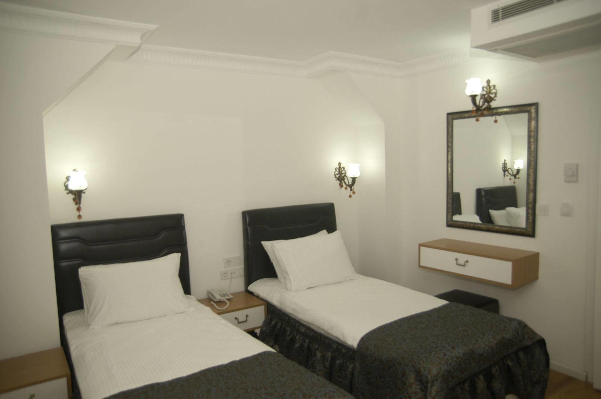Jakaranda Hotel Стамбул Экстерьер фото