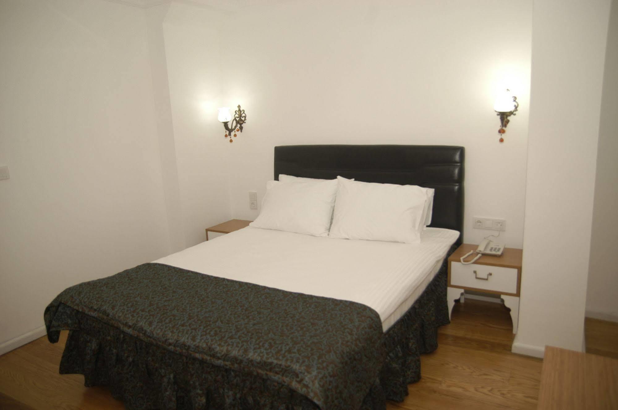 Jakaranda Hotel Стамбул Экстерьер фото