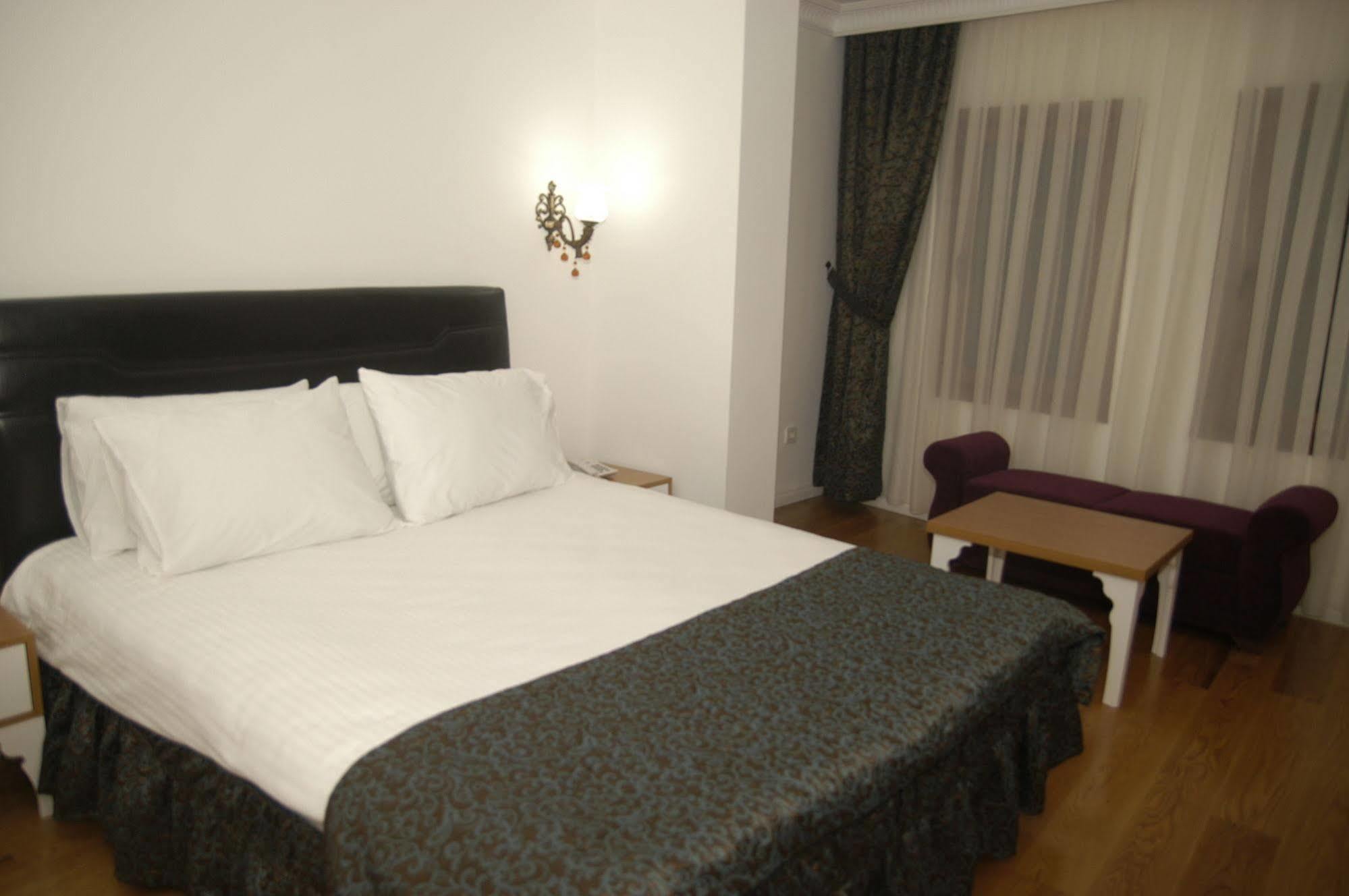 Jakaranda Hotel Стамбул Экстерьер фото