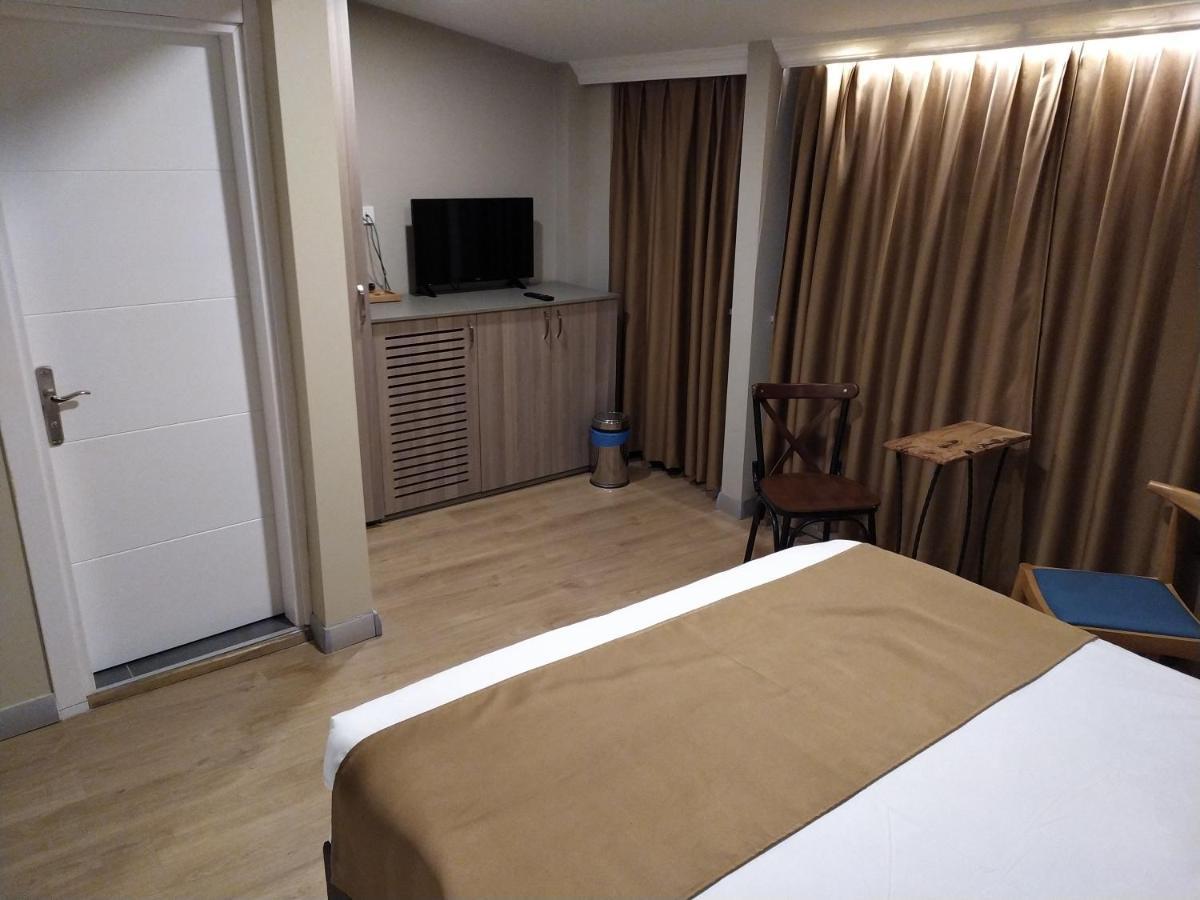 Jakaranda Hotel Стамбул Экстерьер фото
